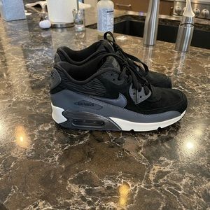 Women’s Nike Air Max 90, size 7, black and white